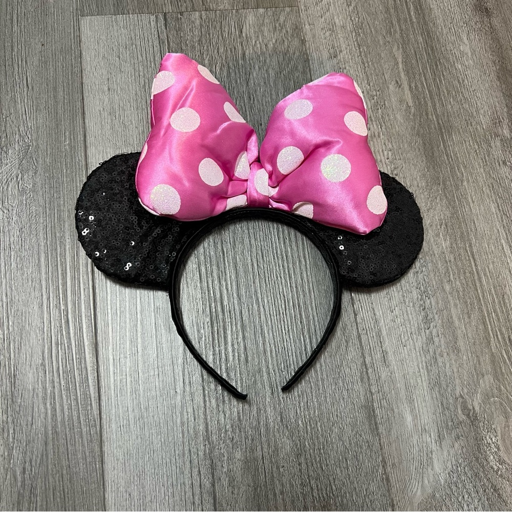 Disney Minnie Mouse pink polkadot headband/ OS